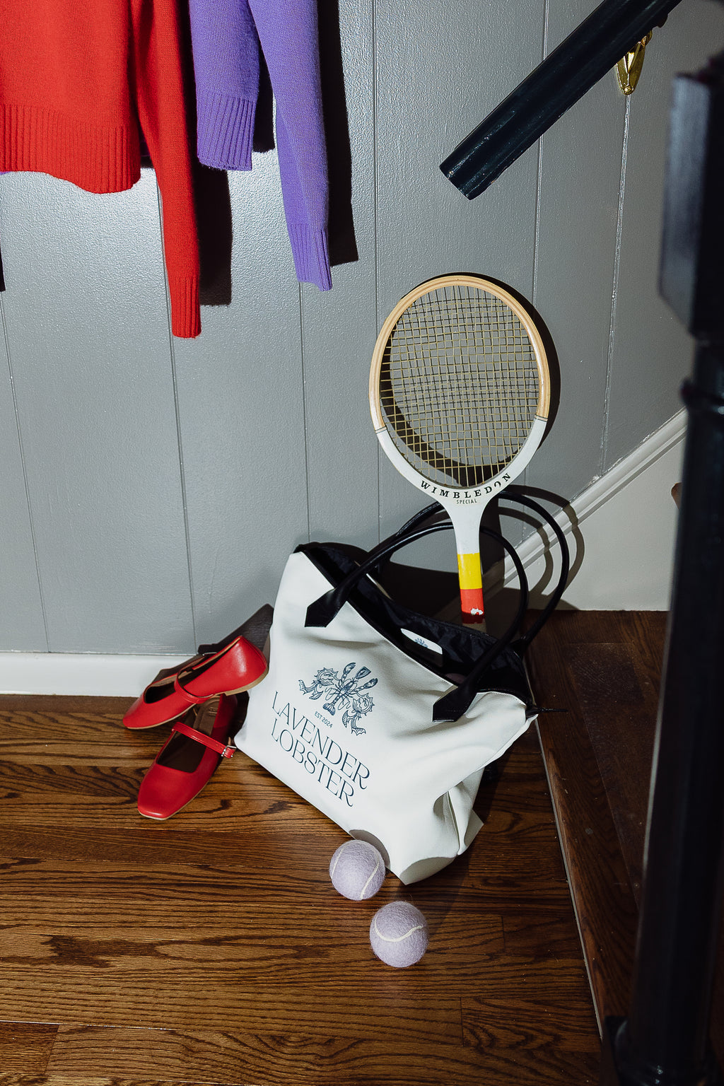 The Lobster Boat Tote in woven canvas with crest embroidery, additional angle